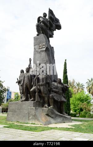 Albanese rivoluzione 1912 Monumento commemorativo dell'indipendenza dell'Albania dall'Impero Ottomano Foto Stock