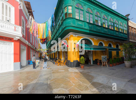 Galvez Street nel quartiere del Callao Lima Peru Foto Stock