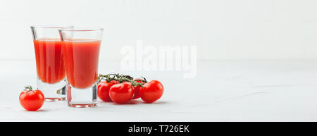 Bloody Mary Cocktail in bicchieri Foto Stock