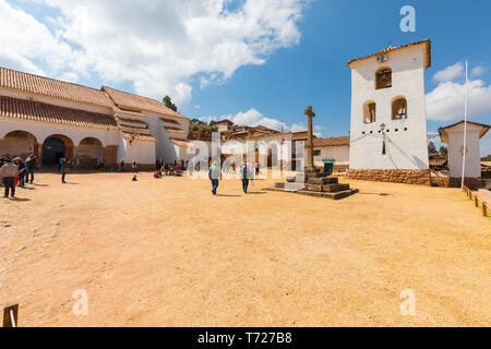 Nostra Signora di Natale piazza della chiesa Chinchero Perù Foto Stock