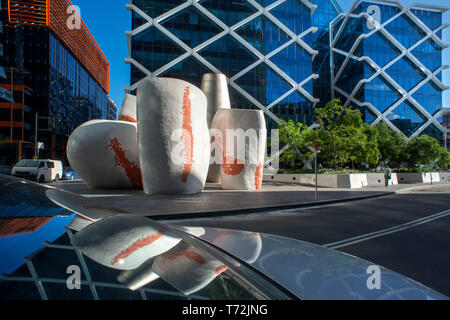 Sculture al Centro Macquarie Bank. Area Finanziaria Barangaroo sulla western foreshore del CBD Darling Harbour. Sydney, Nuovo Galles del Sud, AUSTRALI Foto Stock