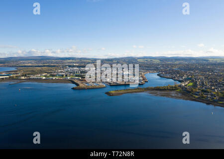 Antenna fuco vista di Inverness attraverso Beauly Firth Foto Stock