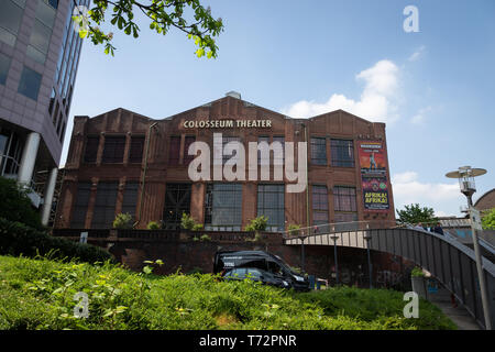 Essen, Germania, teatro Colosseum sulla piazza Limbecker Platz. Foto Stock