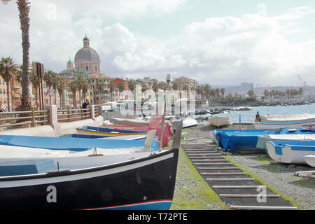 A Pegli - Italia - Su aprile , 02, 2018 - vista dal porto Foto Stock