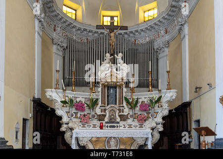 MONTEROSSO, LIGURIA/ITALIA - aprile 22 : Vista interna della chiesa di S G Battista a Monterosso Liguria Italia il 22 aprile 2019 Foto Stock