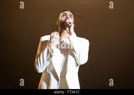 1 Maggio, Milano. Marco Mengoni esegue live @ Mediolanum Forum di Assago. Copyright Davide Merli / Alamy Foto Stock