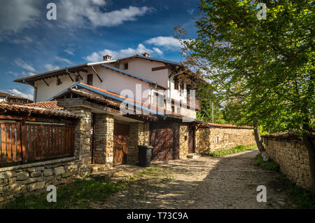 Arbanassi, Veliko Tarnovo, Bulgaria. Tradizionale casa bulgari in Arbanasi Foto Stock