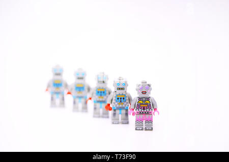 Il controllo di robot in stile LEGO Foto Stock