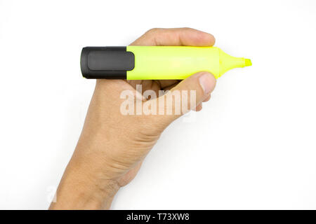 Un maschio di mano che tiene la penna marker, evidenziatore man mano isolati su sfondo bianco ad alta risoluzione galleria dell'immagine. Foto Stock
