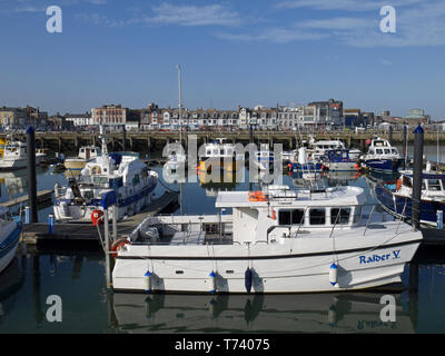 Lowestoft porto esterno e la zona di Marina, Lowestoft, Suffolk, Inghilterra, Regno Unito Foto Stock