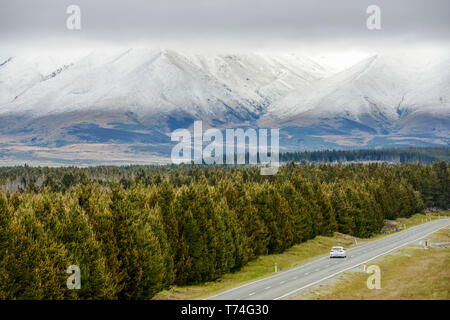 Mount Cook Road e Dobson vallata a molla; Isola del Sud, Nuova Zelanda Foto Stock