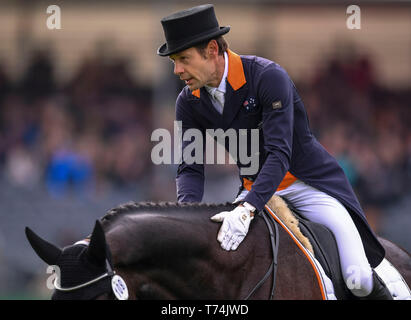 Badminton station wagon, Badminton, UK. Il 3 maggio, 2019. Mitsubishi Motors Badminton Horse Trials, giorno 3; Christopher Burton (AUS) riding COOLEY TERRE completa la prova di dressage al giorno 3 del 2019 Badminton Horse Trials Credito: Azione Sport Plus/Alamy Live News Foto Stock