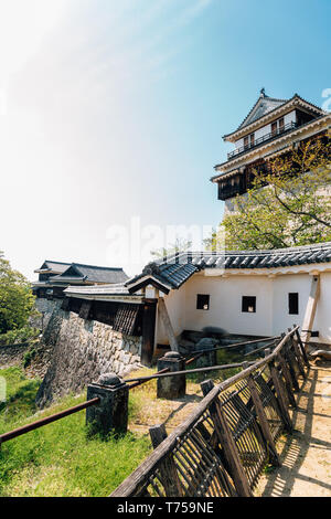 Il Castello di Matsuyama e architettura tradizionale in Matsuyama, Shikoku Giappone Foto Stock