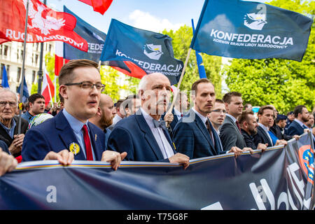 / Varsavia Polonia: Nazionalisti (Konfederacja KORWiN Braun Liroy Narodowcy) dimostrando contro l'Unione europea. Foto Stock