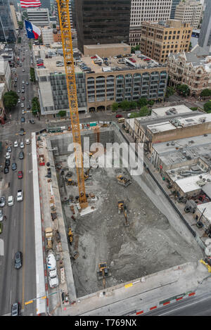 Vista aerea di un cantiere nel centro di Austin, Texas, in primavera Foto Stock