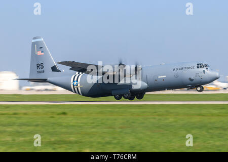 Stoccarda/Germania Mai 27, 2019: USAF Hercules C130 Ultimo volo all'Aeroporto di Stoccarda. Foto Stock