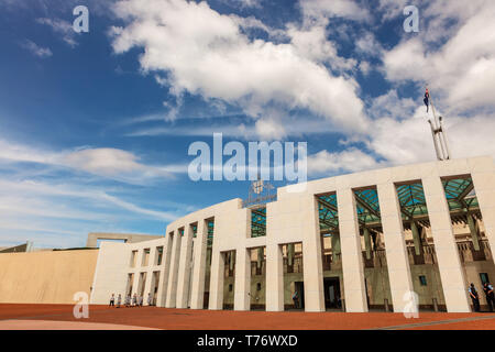 La Casa del Parlamento, Canberra fu inaugurato il 9 maggio 1988 da Elisabetta II, è costato più di un$1,1 miliardi per costruire. Foto Stock