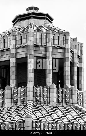 Questo particolare architettonico rivela l'Art Deco tiling della città edificio ottagonale della rotunda in Asheville, NC, Stati Uniti d'America Foto Stock