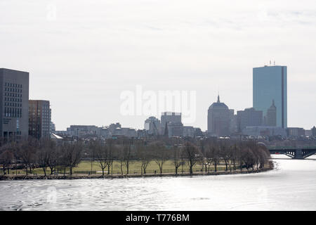 Paesaggio di Boston, Stati Uniti d'America con il fiume, bridge e grattacieli come si vede dal museo della scienza Foto Stock