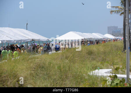 Florida, Stati Uniti d'America. 04 Maggio, 2019. Atmosfera esegue in Fort Lauderdale Air Show il 4 maggio 2019 a Fort Lauderdale, Florida Persone: atmosfera Credito: tempeste Media Group/Alamy Live News Foto Stock