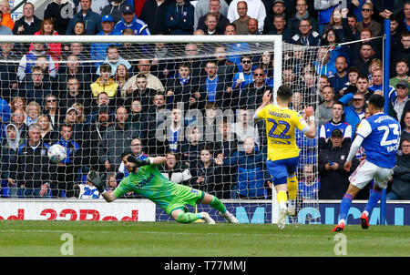 Ipswich, Regno Unito. Il 5 maggio, 2019. Ipswich Town Andre Dozzell punteggi durante Sky scommessa match del campionato tra Ipswich Town e Leeds United a Portman Road, Ipswich su 05 maggio 2019 Credit: Azione Foto Sport/Alamy Live News Foto Stock