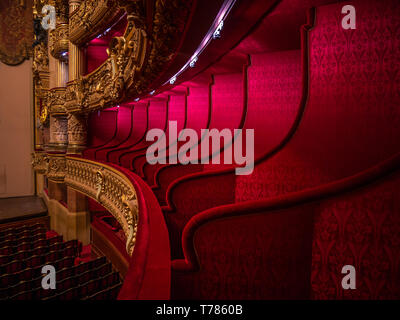 Parigi, Francia, agosto 19,2018: all'interno dell'auditorium dell'Opera Garnier (Francese Opera nazionale). Foto Stock