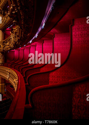 Parigi, Francia, agosto 19,2018: all'interno dell'auditorium dell'Opera Garnier (Francese Opera nazionale). Foto Stock