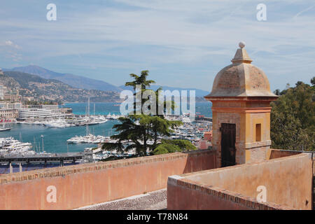 Torre di avvistamento di fortezza e di Baia Mare. Monte Carlo, Monaco Foto Stock