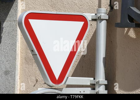 Concedere il diritto di traffico della strada Foto Stock