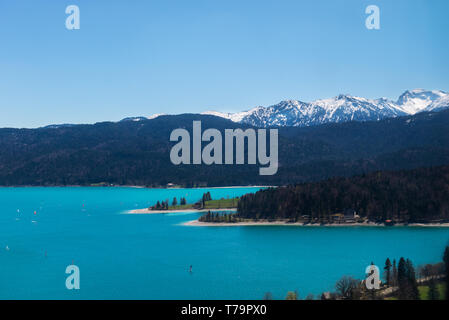 Vista sul Lago Walchensee dalla sommità del Herzogstand Foto Stock