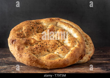 Il Ramadan Pita (Ramazan Pidesi) tradizionale pane turco per il mese sacro del Ramadan Foto Stock