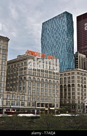 Il Congress Hotel lungo il Millennium Park, Chicago, Illinois Foto Stock