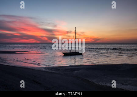 Bellissimo il tramonto o l'alba a Holbox island la penisola dello Yucatan in Messico. Foto Stock