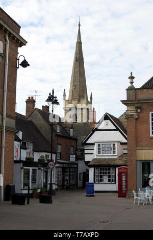Market Square e All Saints Church, Evesham, Worcestershire, Inghilterra, Regno Unito Foto Stock