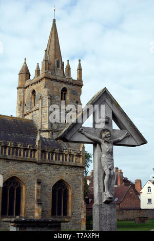 San Lorenzo e la chiesa memoriale di guerra, Evesham, Worcestershire, England, Regno Unito Foto Stock