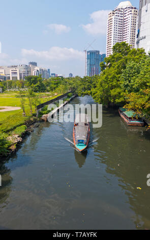 Barca dalla coda lunga, Khlong Saen Saeb, a Pratunam, Bangkok, Thailandia Foto Stock