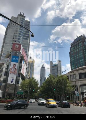 Scorci di Nanjing East Road (Nanjing Dong Lu) in Shanghai Foto Stock