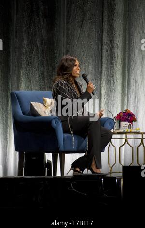 4 maggio 2019 - Toronto, Ontario, Canada - Toronto ha ospitato ex First Lady Michelle Obama, come viaggia per il continente nel suo libro tour, ''diventando''. ''Diventando'' è un ricordo autobiografico della First Lady del tempo in ufficio. Nella foto: Michelle Obama (credito Immagine: © Angelo Marchini/ZUMA filo) Foto Stock