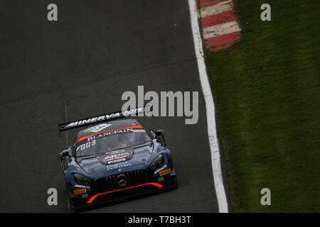 Longfield, Regno Unito. 05 Maggio, 2019. Akka Team ASP la Mercedes-AMG GT3 con i piloti Nico Bastian & Thomas Neubauer durante la gara 1 di Blancpain GT World Challenge Europa a Brands Hatch, Longfield, in Inghilterra il 5 maggio 2019. Foto di Jurek Biegus. Solo uso editoriale, è richiesta una licenza per uso commerciale. Nessun uso in scommesse, giochi o un singolo giocatore/club/league pubblicazioni. Credit: UK Sports Pics Ltd/Alamy Live News Foto Stock