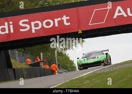 Longfield, Regno Unito. 05 Maggio, 2019. Rinaldi Racing Ferrari 488 GT3 con driver Rinat Salikhov & David Perel durante la gara 1 di Blancpain GT World Challenge Europa a Brands Hatch, Longfield, in Inghilterra il 5 maggio 2019. Foto di Jurek Biegus. Solo uso editoriale, è richiesta una licenza per uso commerciale. Nessun uso in scommesse, giochi o un singolo giocatore/club/league pubblicazioni. Credit: UK Sports Pics Ltd/Alamy Live News Foto Stock