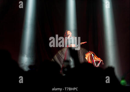 Liverpool, Regno Unito. Il 5 maggio 2019. Cantante, Luena, esegue come supporto per le tomaie durante il loro 'Quattro Angoli' tour, a Liverpool M&S Bank Arena. Credito: Paolo Warburton/Alamy Live News Foto Stock