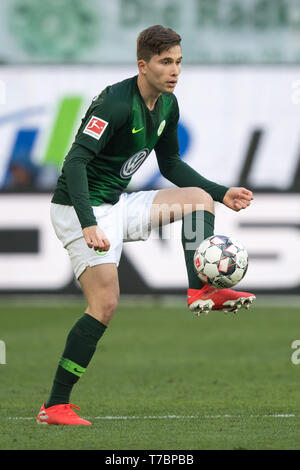 Wolfsburg, Deutschland. 04 Maggio, 2019. Elvis REXHBECAJ (WOB) con sfera di azione singola con sfera, azione a figura intera, verticale, Soccer 1. Bundesliga, 32.Spieltag, VfL Wolfsburg (WOB) - 1.FC Norimberga 2: 0, su 04.05.2019 in Wolfsburg/Germania, € | Utilizzo di credito in tutto il mondo: dpa/Alamy Live News Foto Stock