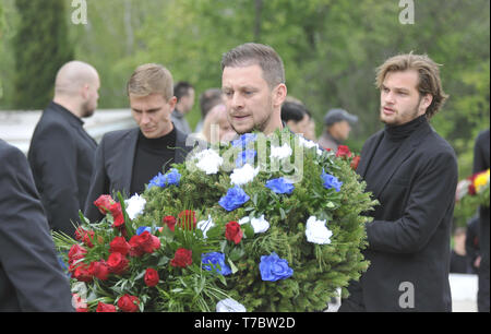 Brno, Repubblica Ceca. 05 Maggio, 2019. I funerali del calciatore ceco Josef Sural, 28, che è morto in un incidente stradale in Turchia il lunedì nel crematorio di Brno, in Repubblica Ceca, 5 maggio 2019. Credito: Igor Zehl/CTK foto/Alamy Live News Foto Stock