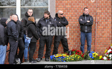 Brno, Repubblica Ceca. 05 Maggio, 2019. I funerali del calciatore ceco Josef Sural, 28, che è morto in un incidente stradale in Turchia il lunedì nel crematorio di Brno, in Repubblica Ceca, 5 maggio 2019. Credito: Igor Zehl/CTK foto/Alamy Live News Foto Stock