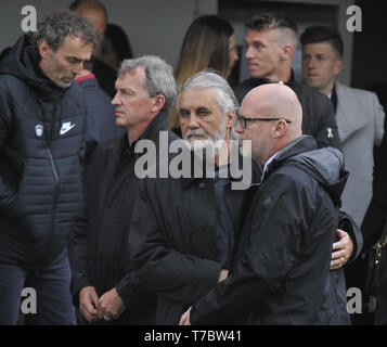 Brno, Repubblica Ceca. 05 Maggio, 2019. I funerali del calciatore ceco Josef Sural, 28, che è morto in un incidente stradale in Turchia il lunedì nel crematorio di Brno, in Repubblica Ceca, 5 maggio 2019. Credito: Igor Zehl/CTK foto/Alamy Live News Foto Stock