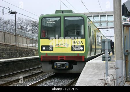 Blackrock Station ,l'Irlanda, aprile 2010, Iarnrod Eireann servizio del treno Foto Stock