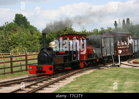 Statfold, Tamworth, Staffordshire, Regno Unito, giugno 2010, vista del granaio Statfold storica ferrovia Foto Stock