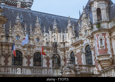 Editoriale: FECAMP, SEINE-Maritime, Francia, 16 settembre 2018 - Dettaglio delle Benedettine abbey, visto dalla corte di ingresso Foto Stock