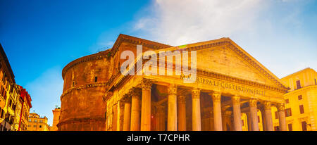 Pantheon di Roma. Uno dei principali punti di riferimento in Europa. Roma, Italia. Foto Stock