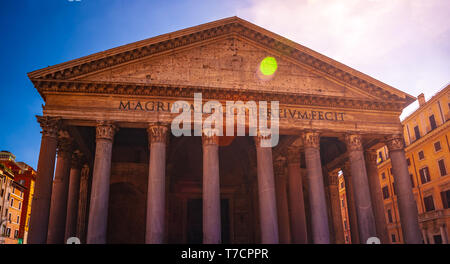 Pantheon di Roma. Uno dei principali punti di riferimento in Europa. Roma, Italia. Foto Stock